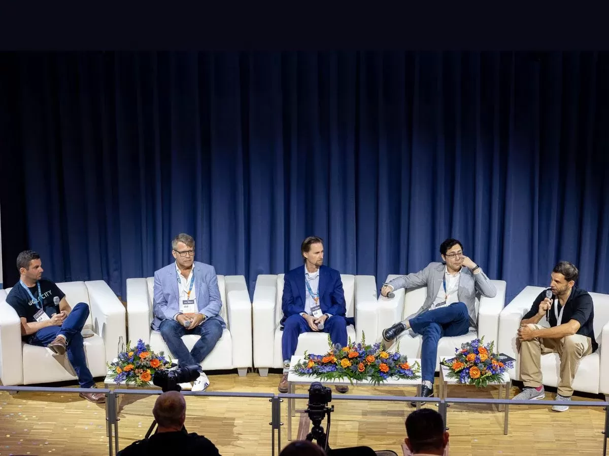 expert panel discusses high tech at International Cannabis Business Conference in Berlin 2023