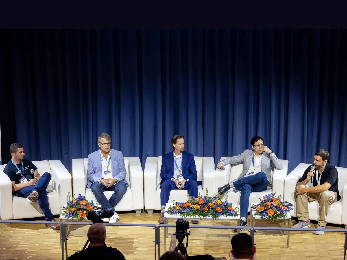 expert panel discusses high tech at International Cannabis Business Conference in Berlin 2023